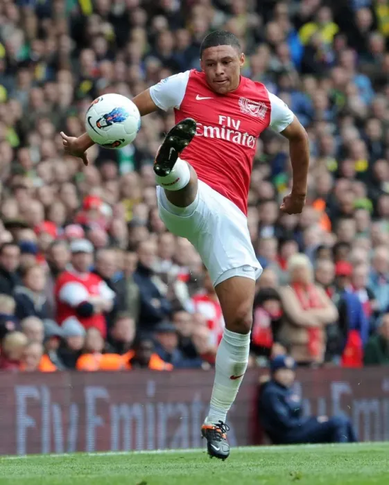 Framed Print : Alex Oxlade-Chamberlain in Action: Arsenal vs Norwich City, Premier League 2011-12 Framed Print : Alex Oxlade-Chamberlain in Action: Arsenal vs Norwich City, Premier League 2011-12