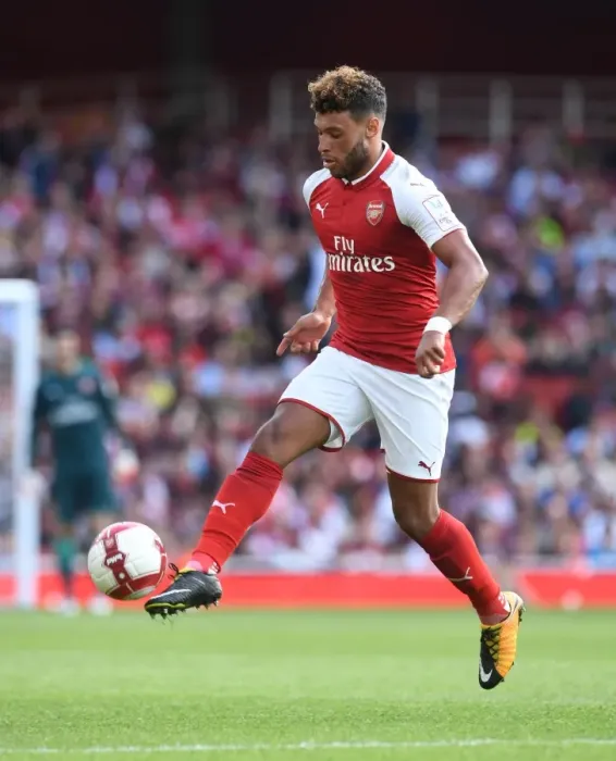Framed Print : Alex Oxlade-Chamberlain in Action: Arsenal vs Sevilla, Emirates Cup 2017-18