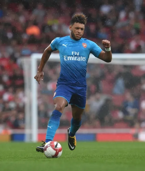 Framed Print : Alex Oxlade-Chamberlain in Action: Arsenal vs SL Benfica, Emirates Cup 2017-18