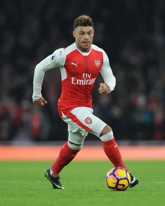 Framed Print : Alex Oxlade-Chamberlain in Action: Arsenal vs Stoke City, Premier League 2016-17