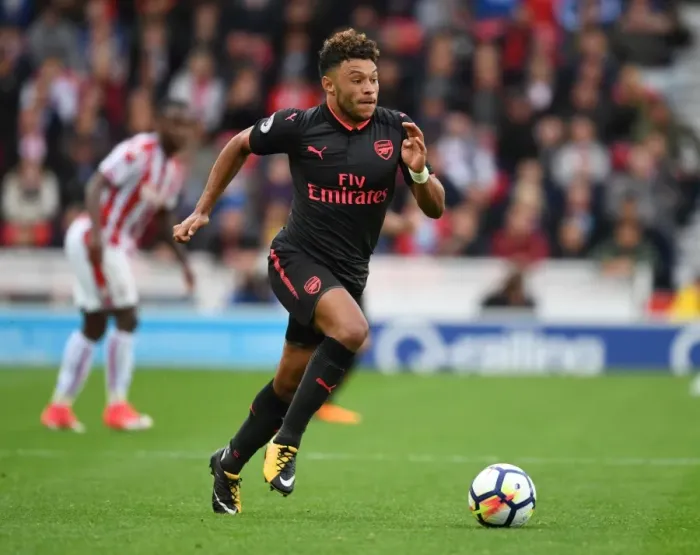 Framed Print : Alex Oxlade-Chamberlain in Action: Arsenal vs Stoke City, Premier League 2017-18 Framed Print : Alex Oxlade-Chamberlain in Action: Arsenal vs Stoke City, Premier League 2017-18