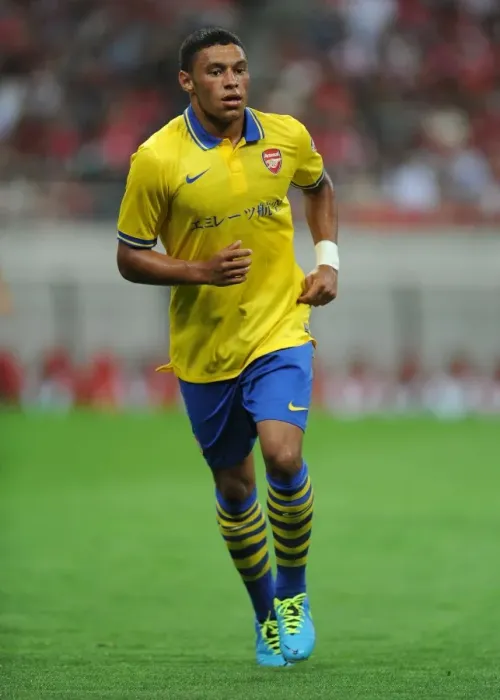 Framed Print : Alex Oxlade-Chamberlain in Action: Arsenal vs Urawa Red Diamonds, 2013 Framed Print : Alex Oxlade-Chamberlain in Action: Arsenal vs Urawa Red Diamonds, 2013