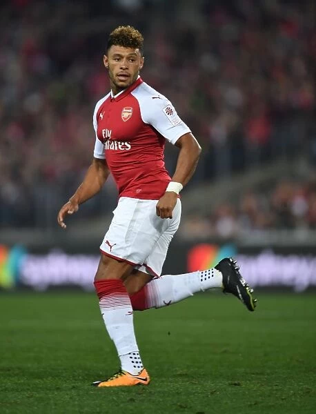 Alex Oxlade-Chamberlain: In Action for Arsenal against Western Sydney Wanderers (2017-18)