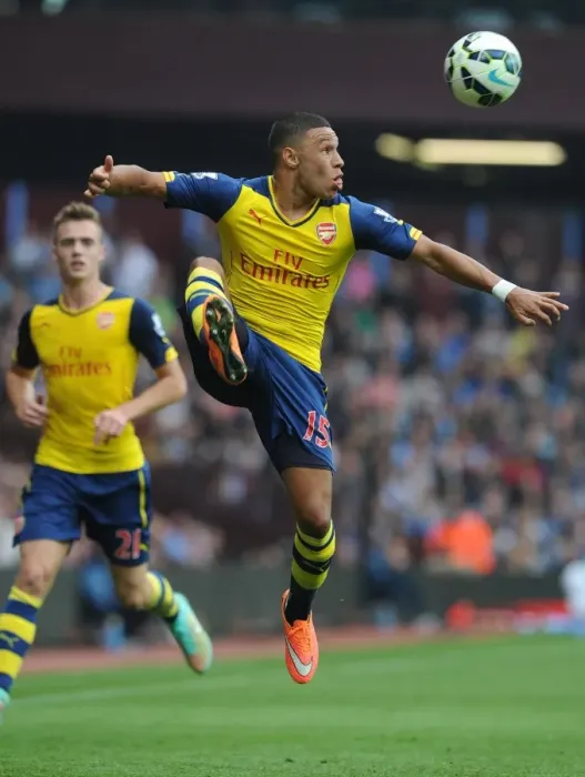 Framed Print : Alex Oxlade-Chamberlain in Action: Aston Villa vs. Arsenal, Premier League 2014-15