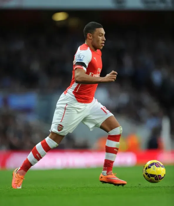 Framed Print : Alex Oxlade-Chamberlain: In Action Against Burnley (2014 / 15) Framed Print : Alex Oxlade-Chamberlain: In Action Against Burnley (2014 / 15)
