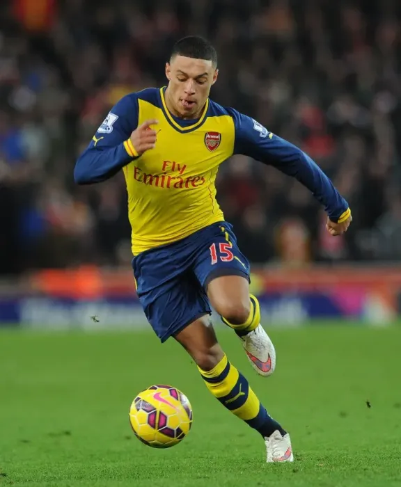 Framed Print : Alex Oxlade-Chamberlain in Action: Stoke City vs Arsenal, Premier League 2014-15