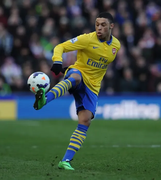 Framed Print : Alex Oxlade-Chamberlain in Action: Stoke City vs Arsenal, Premier League 2013-14 Framed Print : Alex Oxlade-Chamberlain in Action: Stoke City vs Arsenal, Premier League 2013-14