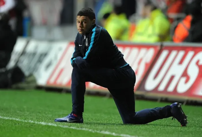 Framed Print : Alex Oxlade-Chamberlain in Action: Swansea City vs Arsenal, Premier League 2011-12 Framed Print : Alex Oxlade-Chamberlain in Action: Swansea City vs Arsenal, Premier League 2011-12