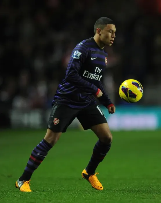 Framed Print : Alex Oxlade-Chamberlain (Arsenal). Southampton 1: 1 Arsenal. Barclays Premier League