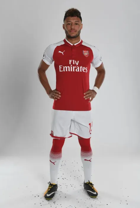 Framed Print : Alex Oxlade-Chamberlain: Arsenal First Team 2017-18 Portrait Framed Print : Alex Oxlade-Chamberlain: Arsenal First Team 2017-18 Portrait