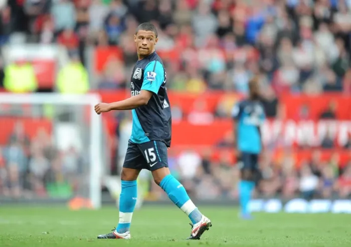 Framed Print : Alex Oxlade-Chamberlain: Arsenal Star in Action against Manchester United (2011-12) Framed Print : Alex Oxlade-Chamberlain: Arsenal Star in Action against Manchester United (2011-12)