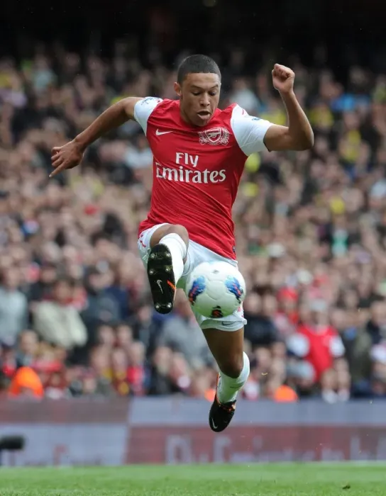 Framed Print : Alex Oxlade-Chamberlain: Arsenal Star in Action Against Norwich City, Premier League 2011-12