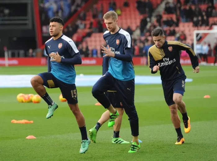 Framed Print : Alex Oxlade-Chamberlain (Arsenal) warms up before the match. AFC Bournemouth 0: 2 Arsenal Framed Print : Alex Oxlade-Chamberlain (Arsenal) warms up before the match. AFC Bournemouth 0: 2 Arsenal