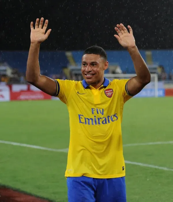 Framed Print : Alex Oxlade-Chamberlain Bids Farewell: Arsenal's Star Waves to Vietnamese Fans (2013) Framed Print : Alex Oxlade-Chamberlain Bids Farewell: Arsenal's Star Waves to Vietnamese Fans (2013)