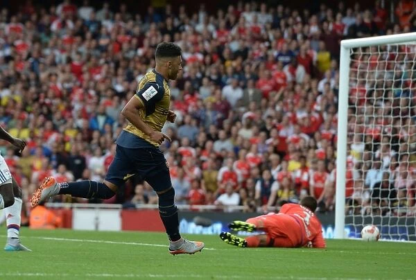 Alex Oxlade-Chamberlain Scores for Arsenal against Olympique Lyonnais at Emirates Cup 2015