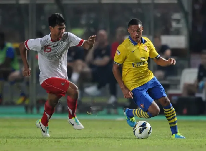 Framed Print : Alex Oxlade-Chamberlain vs. Ahmad Jufrianto: Arsenal vs. Indonesia All-Stars, 2013 Framed Print : Alex Oxlade-Chamberlain vs. Ahmad Jufrianto: Arsenal vs. Indonesia All-Stars, 2013