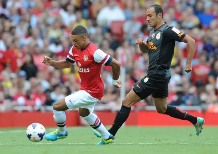 Framed Print : Alex Oxlade-Chamberlain vs. Umut Bulut: Galatasaray's Upset over Arsenal (1:2)