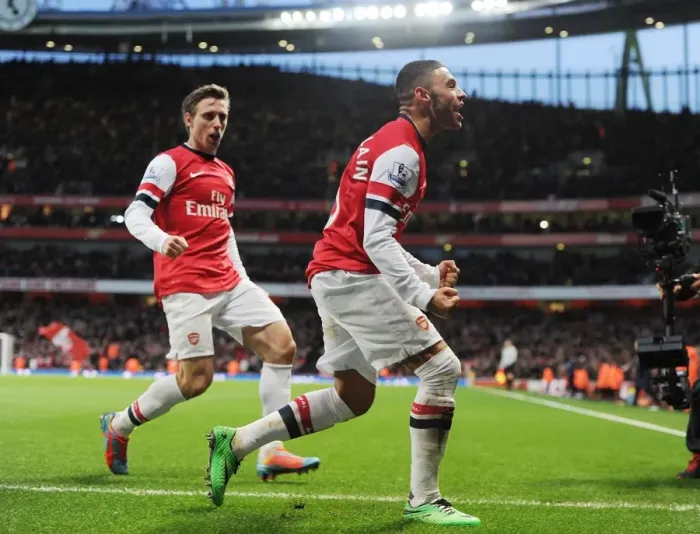 Framed Print : Alex Oxlade-Chamberlain's Strike: Arsenal's Victory Against Crystal Palace (2013-14) Framed Print : Alex Oxlade-Chamberlain's Strike: Arsenal's Victory Against Crystal Palace (2013-14)