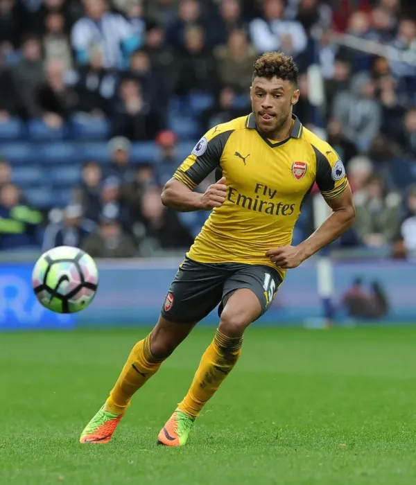 Framed Print : Alex Oxlade-Chamberlain's Struggle: Arsenal's 3-1 Defeat at West Bromwich Albion, March 18, 2017