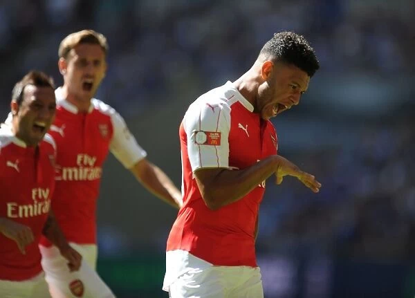 Alex Oxlade-Chamberlain's Thrilling Goal: Arsenal Secures Community Shield Victory over Chelsea (2015-16)