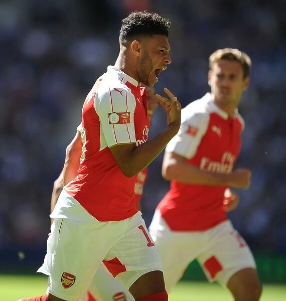 Alex Oxlade-Chamberlain's Thrilling Last-Minute Goal Secures Arsenal's Community Shield Victory over Chelsea (2015-16)