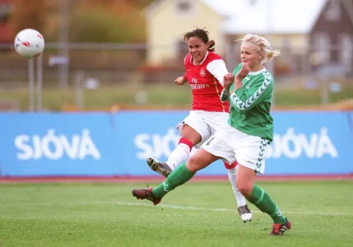 Framed Print : Alex Scott (Arsenal) Elin Steinarsdottir (Bredablik)