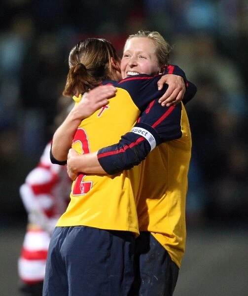 Alex Scott and Jayne Ludlow: Celebrating Arsenal's 4th Goal in FA Premier League Cup Final (5:0 vs Doncaster Rovers Belles)