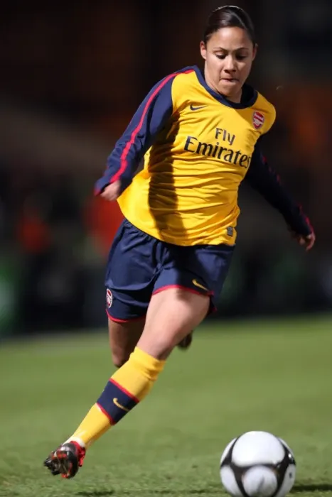 Framed Print : Alex Scott Leads Arsenal to 5-0 Victory in Women's FA Premier League Cup Final