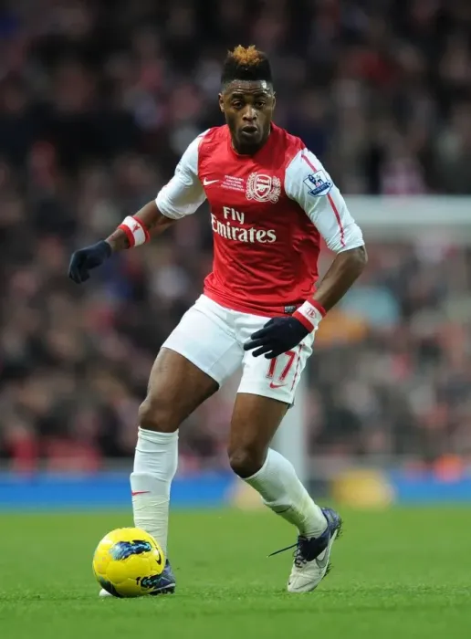 Framed Print : Alex Song in Action: Arsenal vs Everton, Premier League 2011-12 Framed Print : Alex Song in Action: Arsenal vs Everton, Premier League 2011-12