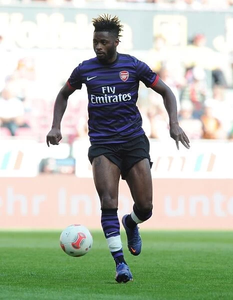 Alex Song in Action: Arsenal vs. FC Cologne, 2012