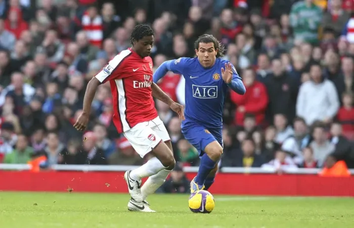 Framed Print : Alex Song (Arsenal) Carlos Tevez (Manchester United) Framed Print : Alex Song (Arsenal) Carlos Tevez (Manchester United)