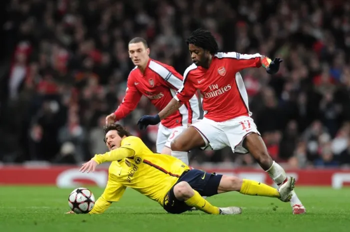 Framed Print : Alex Song (Arsenal) Lionel Messi (Barcelona). Arsenal 2: 2 Barcelona, UEFA Champions League Framed Print : Alex Song (Arsenal) Lionel Messi (Barcelona). Arsenal 2: 2 Barcelona, UEFA Champions League