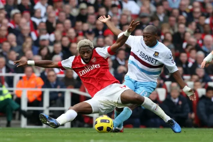 Framed Print : Alex Song Scores the Winner: Arsenal 1-0 West Ham United, Barclays Premier League, Emirates Stadium, 30 / 10 / 10