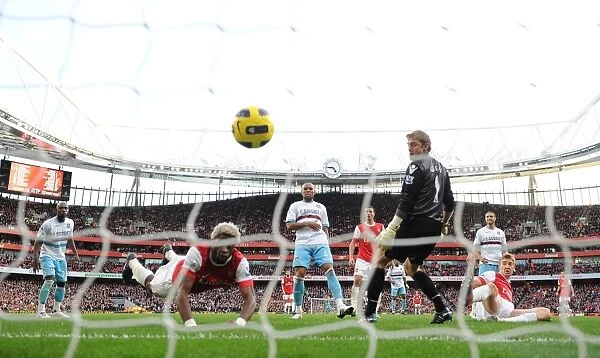 Alex Song Scores the Winning Goal Against West Ham