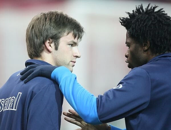Alex Song and Tom Cruise (Arsenal). Olympiacos 1: 0 Arsenal, UEFA Champions League