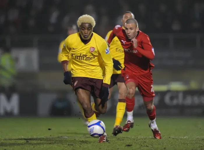 Framed Print : Alex Song vs Jimmy Smith: The FA Cup 5th Round Battle at Leyton Orient (2011)