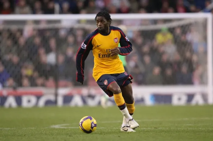 Framed Print : Alex Song's Brilliant Performance: Arsenal's Thrilling 2-1 Victory Over Stoke City (1 / 11 / 2008)