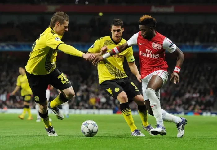 Framed Print : Alex Song's Brilliant Run and Pass: Arsenal vs Borussia Dortmund, UEFA Champions League, 2011