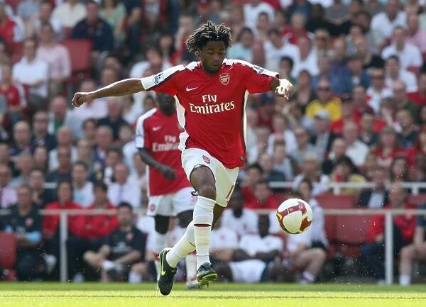 Alex Song's Dominant Performance: Arsenal's 4-1 Victory Over Stoke City (May 24, 2009)