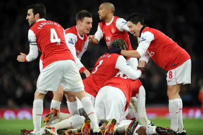Framed Print : Alex Song's Thrilling Goal: Arsenal's 3-1 Victory Over Chelsea in the Premier League