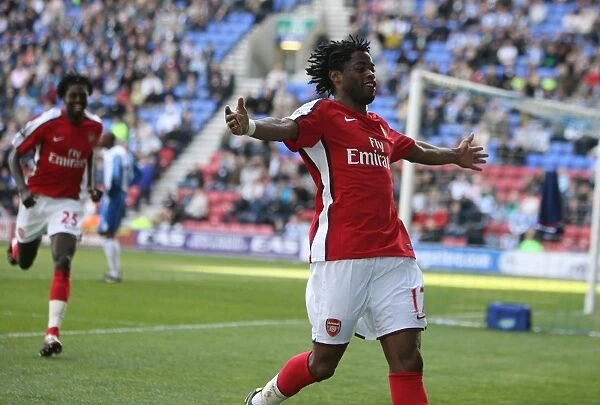 Alex Song's Thrilling Goal Celebration: Arsenal's Unforgettable 4-1 Victory Over Wigan Athletic (11 / 4 / 09)