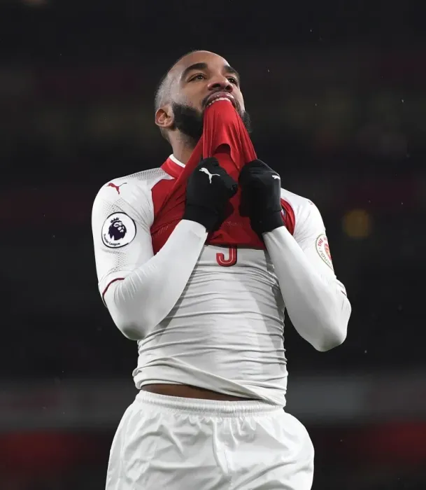 Framed Print : Alexandre Lacazette in Action: Arsenal vs Newcastle United, Premier League 2017-18 Framed Print : Alexandre Lacazette in Action: Arsenal vs Newcastle United, Premier League 2017-18