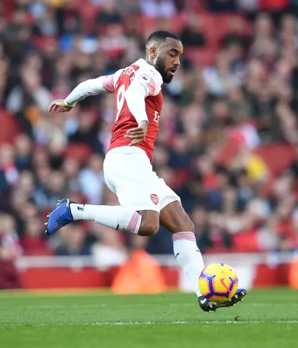 Framed Print : Alexandre Lacazette in Action: Arsenal vs Southampton, Premier League 2018-19 Framed Print : Alexandre Lacazette in Action: Arsenal vs Southampton, Premier League 2018-19