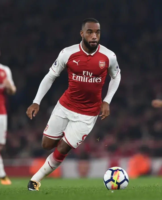 Framed Print : Alexandre Lacazette in Action: Arsenal vs West Bromwich Albion, Premier League 2017-18 Framed Print : Alexandre Lacazette in Action: Arsenal vs West Bromwich Albion, Premier League 2017-18