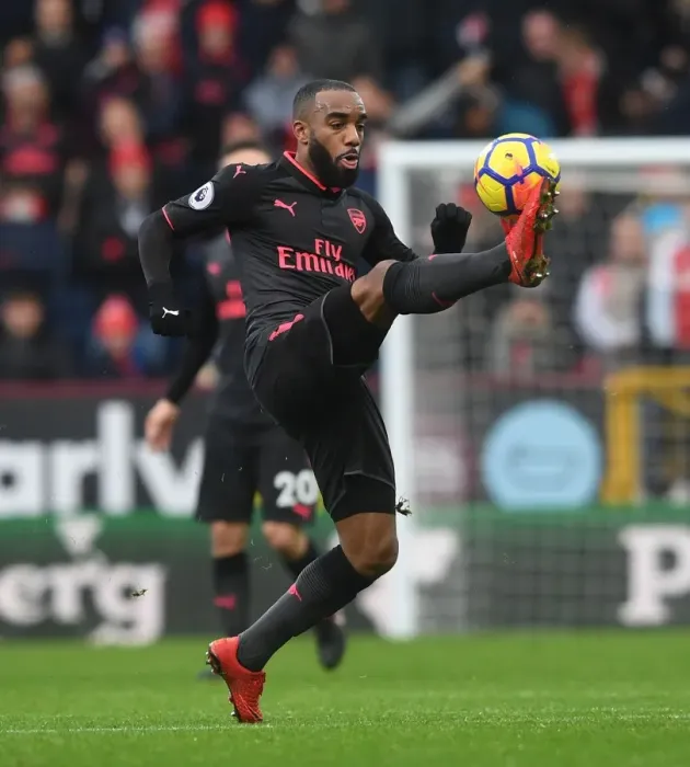 Framed Print : Alexandre Lacazette in Action: Burnley vs Arsenal, Premier League 2017-18