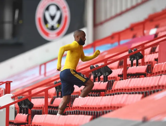 Framed Print : Alexandre Lacazette Gears Up: Sheffield United vs Arsenal, FA Cup Quarterfinal