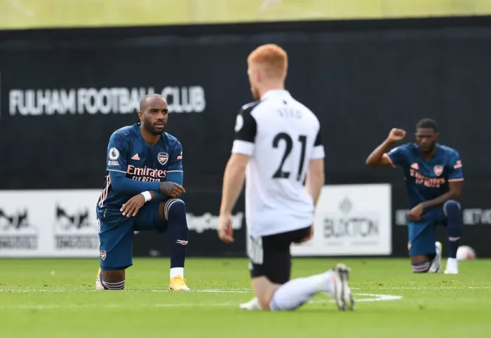 Framed Print : Alexandre Lacazette Kneels: Fulham vs. Arsenal, Premier League 2020-21 Framed Print : Alexandre Lacazette Kneels: Fulham vs. Arsenal, Premier League 2020-21