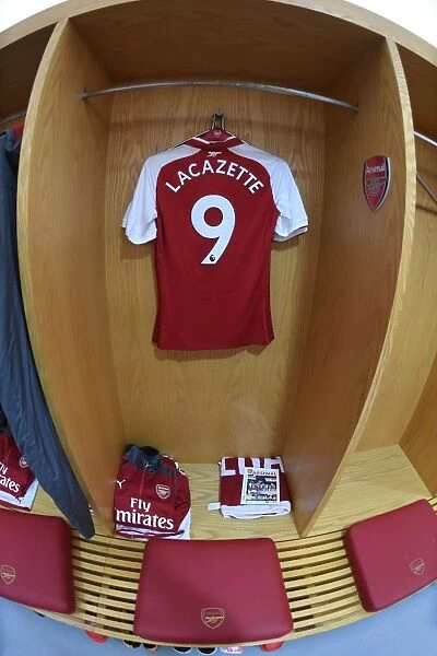 Alexandre Lacazette: Pre-Match Focus in Arsenal Changing Room (Arsenal vs. West Bromwich Albion, 2017-18)