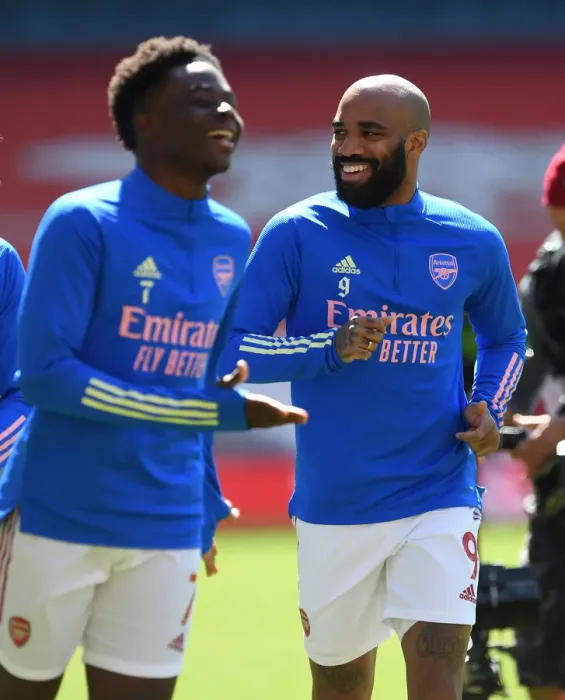 Framed Print : Alexandre Lacazette Prepares for Empty Emirates Clash: Arsenal vs. Fulham (2021-22 Premier League) Framed Print : Alexandre Lacazette Prepares for Empty Emirates Clash: Arsenal vs. Fulham (2021-22 Premier League)