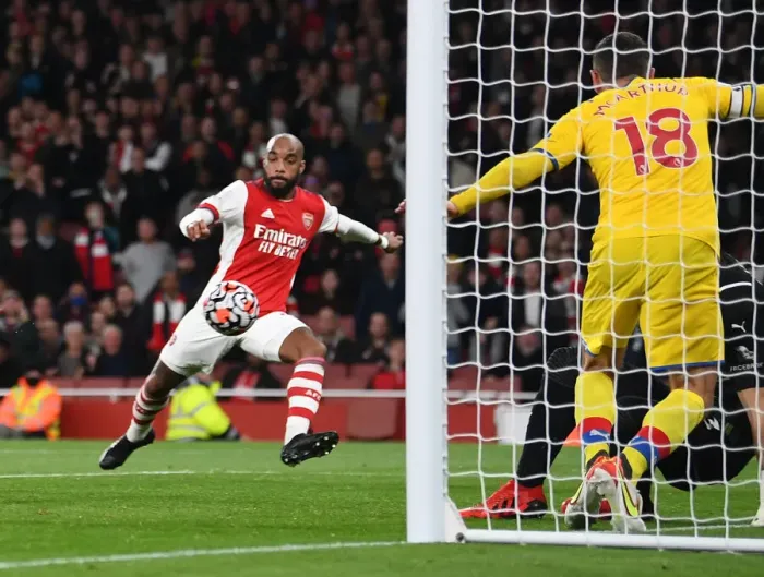 Framed Print : Alexandre Lacazette Scores Arsenal's Second Goal Against Crystal Palace (2021-22)